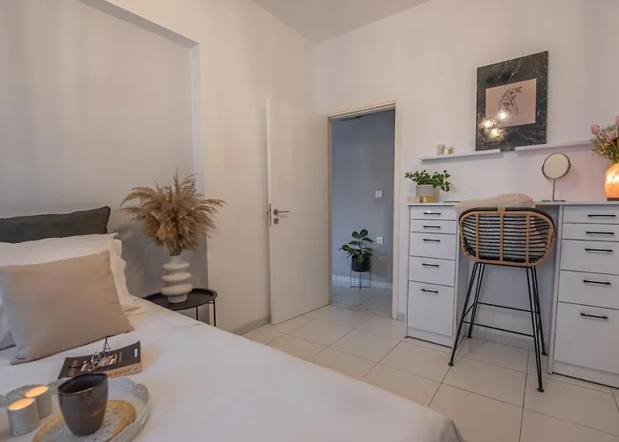 Inconceptual Apartment