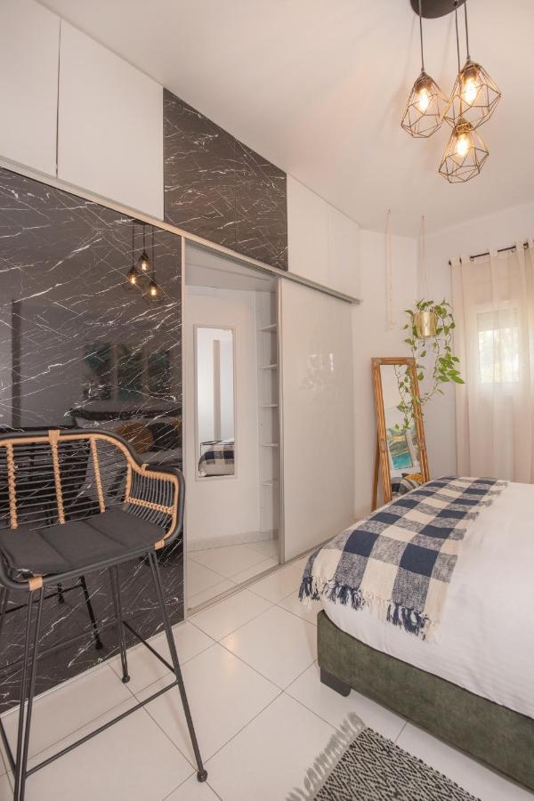 Apartment Inconceptual *